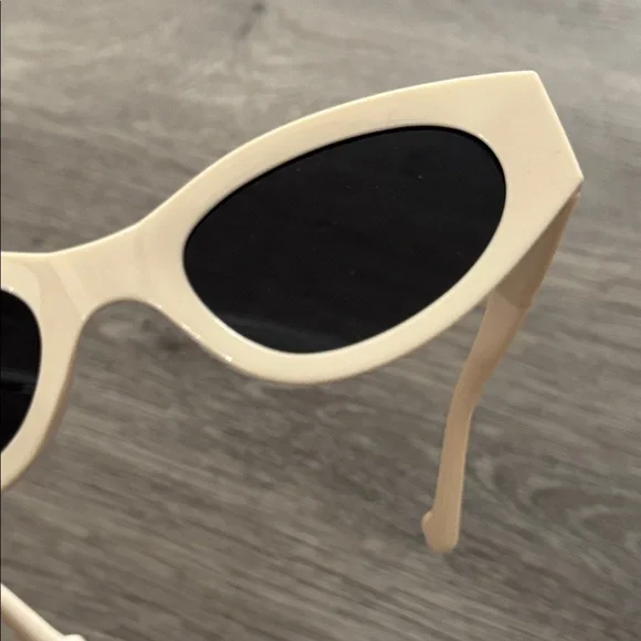 Nordstrom Slim Oval with Square Off Side Sunglasses in Cream Women’s Cat Eye - Picture 9 of 12